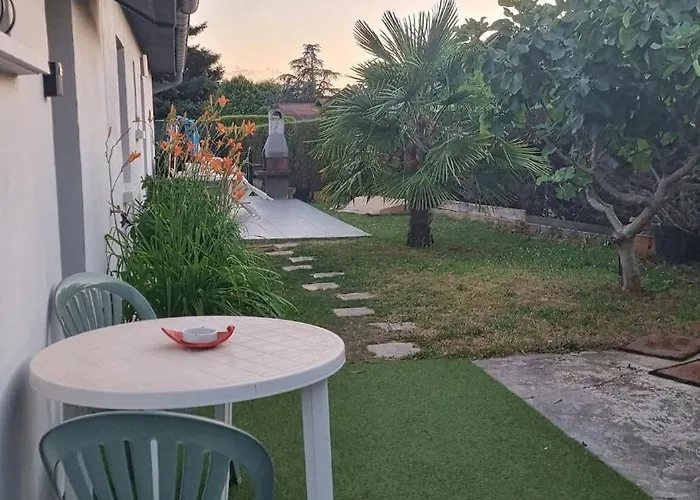 Apartment Attenant A Cremieu