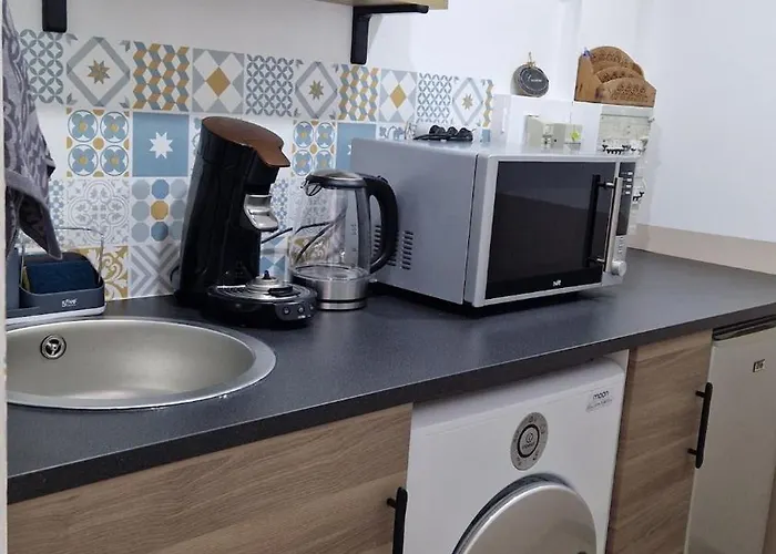 Apartment Attenant A *